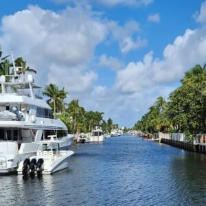 BOATS & MARINAS